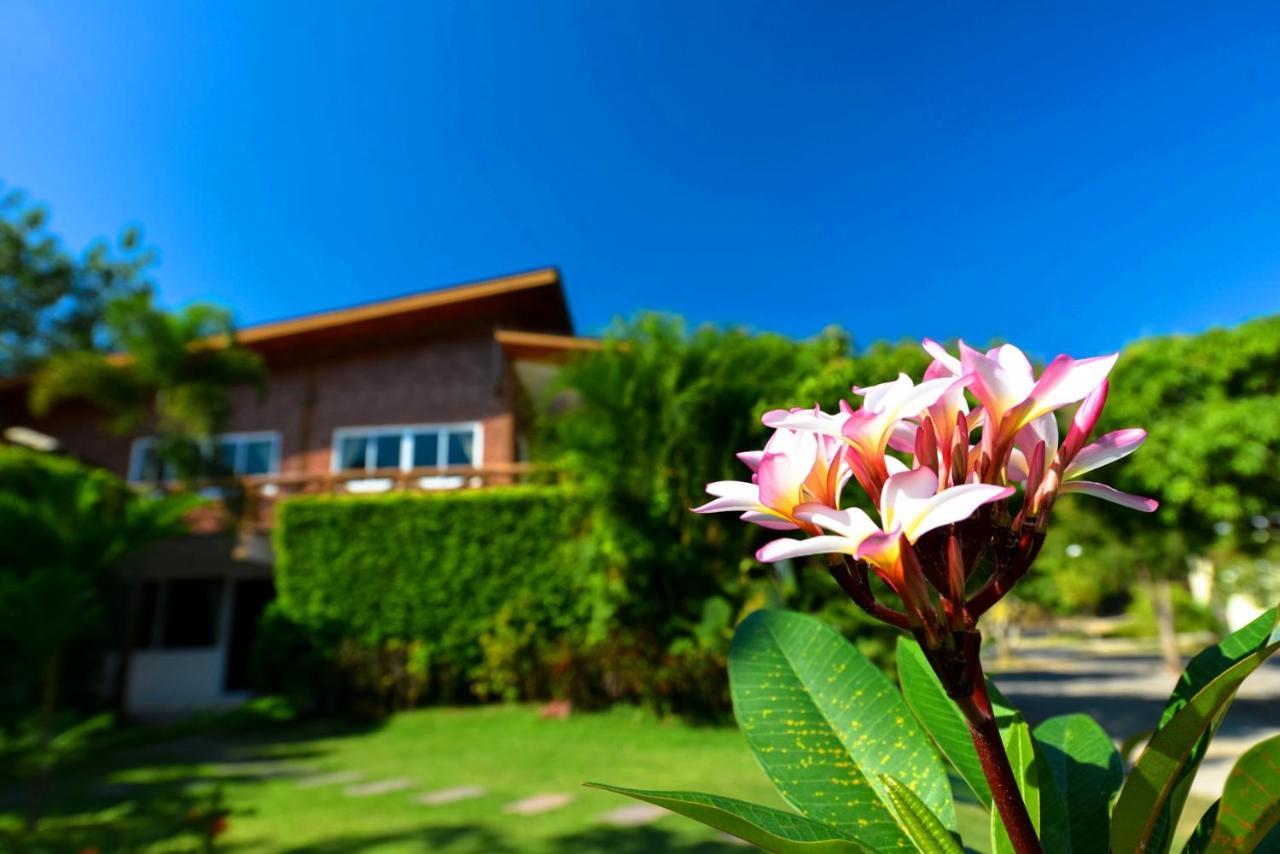 Theerama Cottage Suan Phueng Esterno foto